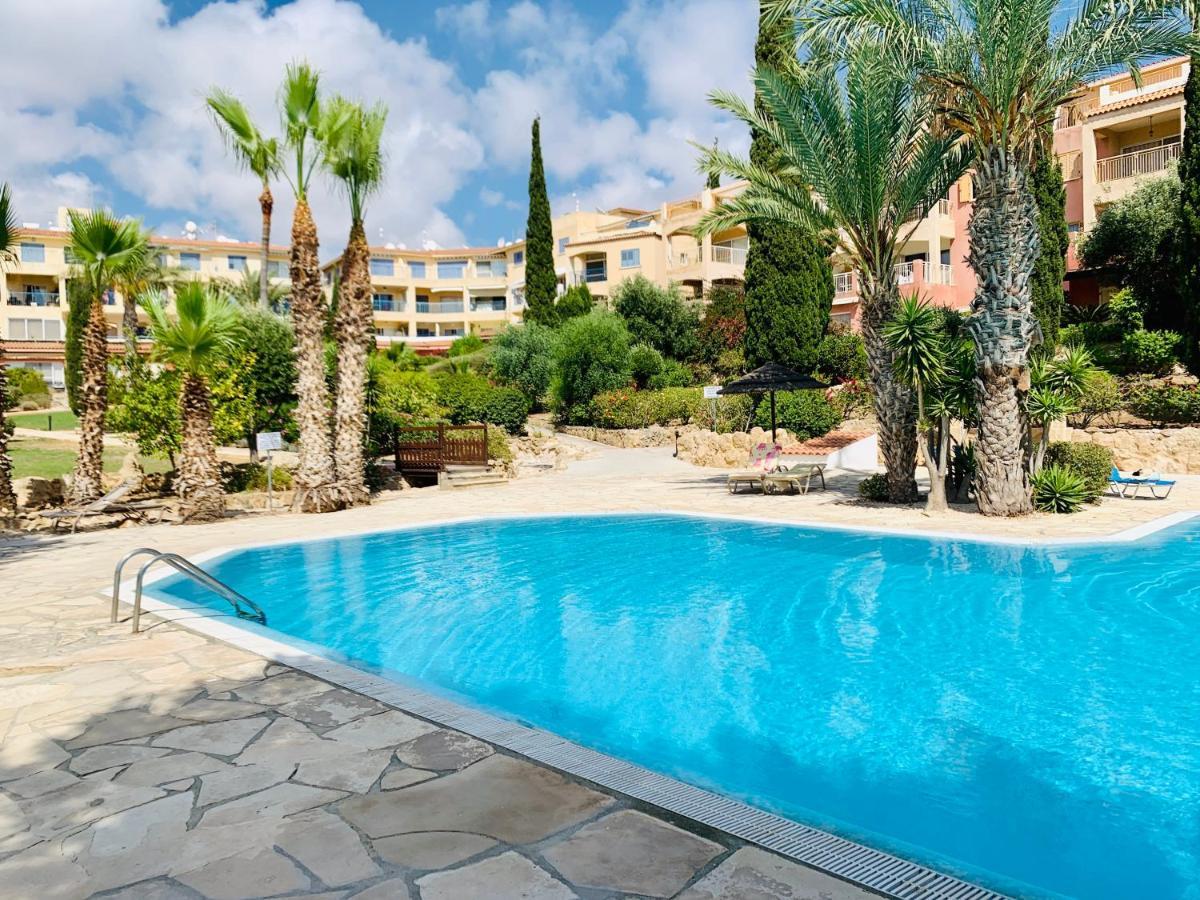 101 Hippo Apartment In Popular Regina Gardens Paphos Exteriör bild