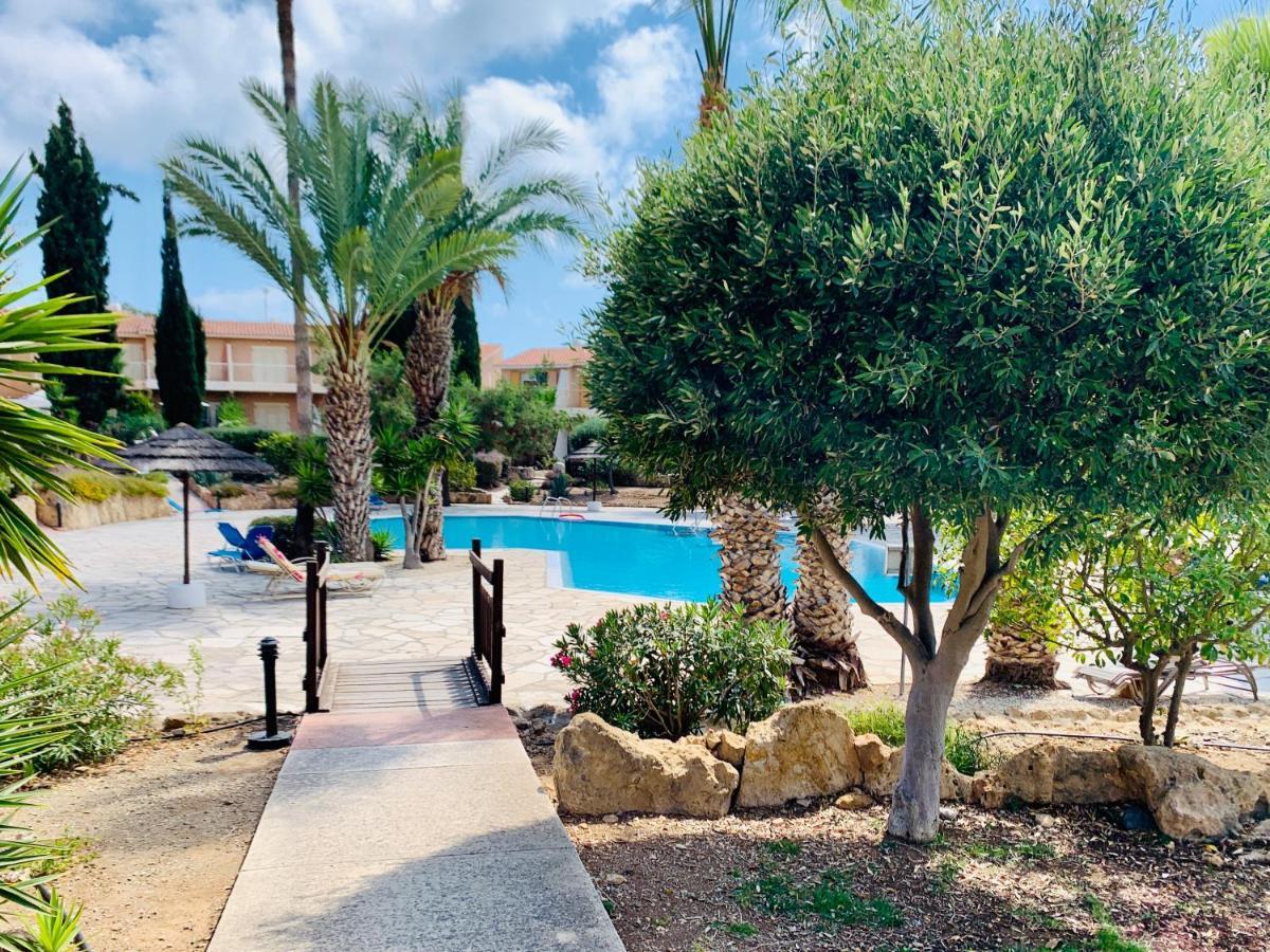 101 Hippo Apartment In Popular Regina Gardens Paphos Exteriör bild